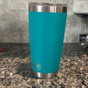 YETI Teal Rambler Tumbler 20oz